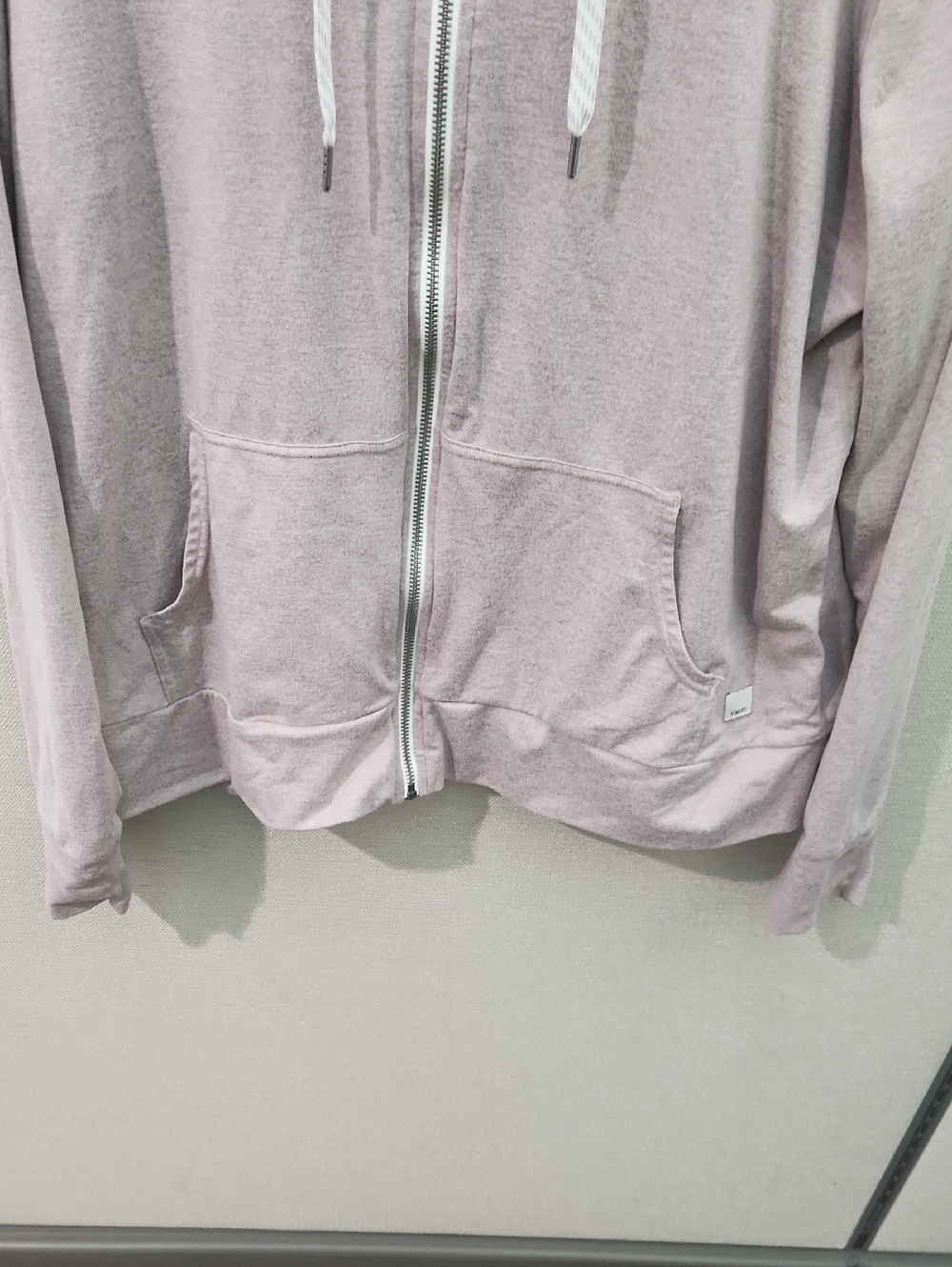 Vuori Halo Performance Hoodie 2.0 - Picture 4 of 15